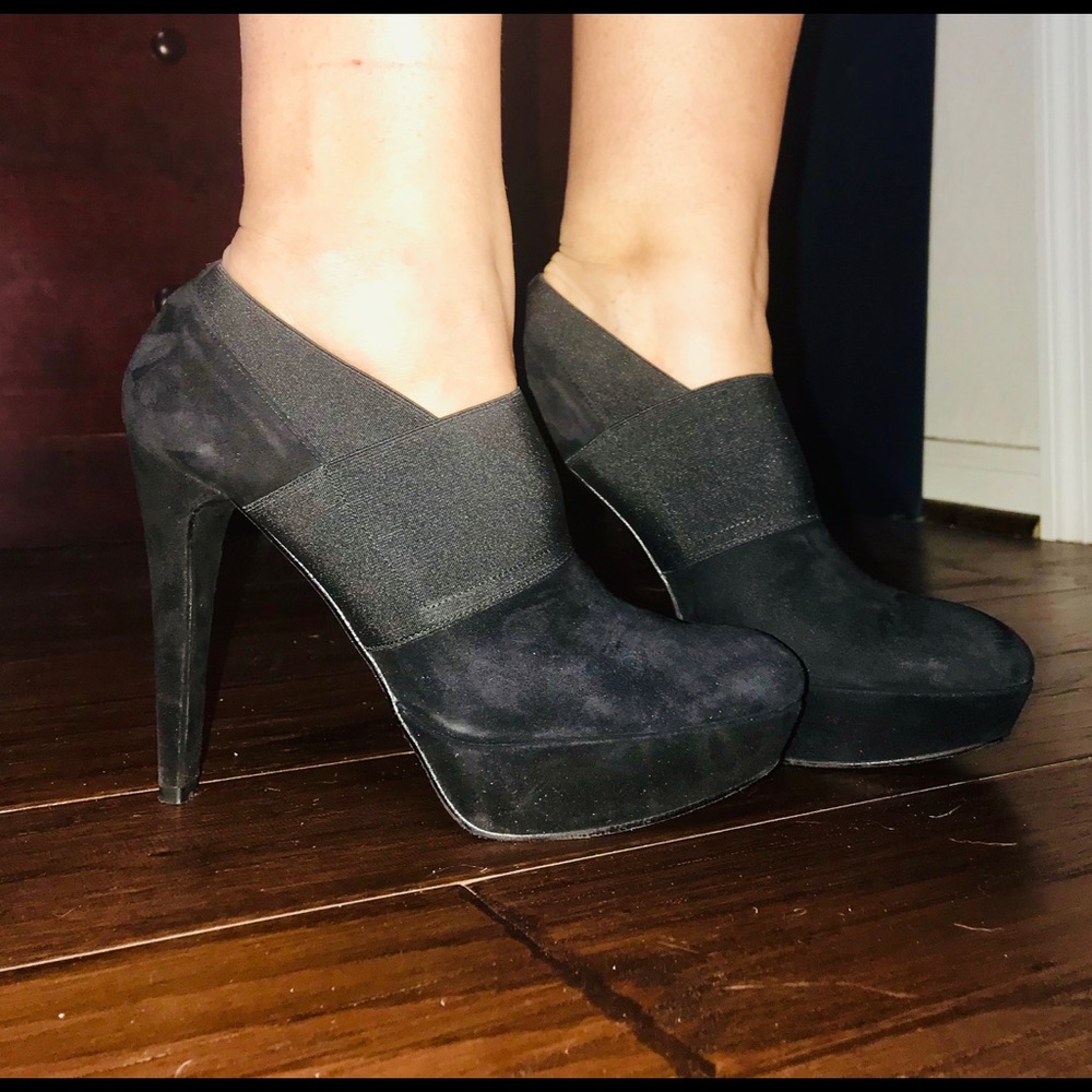 Stuart Weitzman Suede Heels- Authentic - image 5